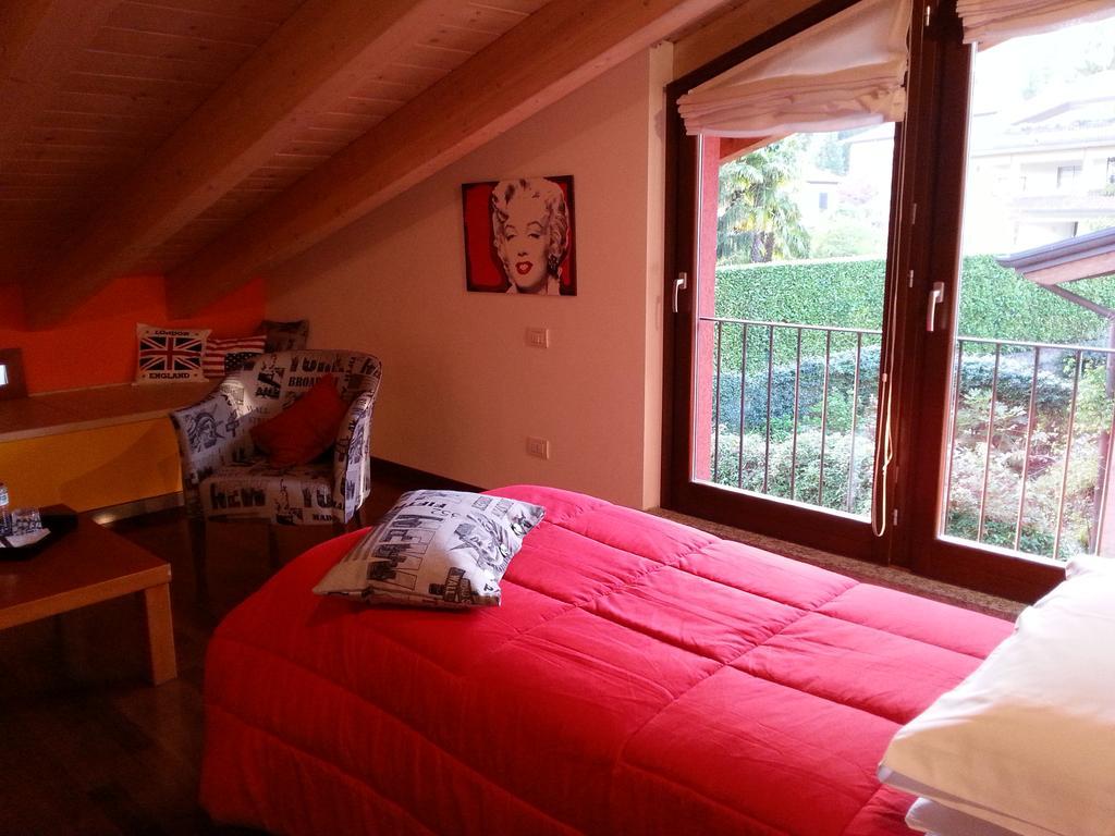 B&B Douglas House Varese Eksteriør billede