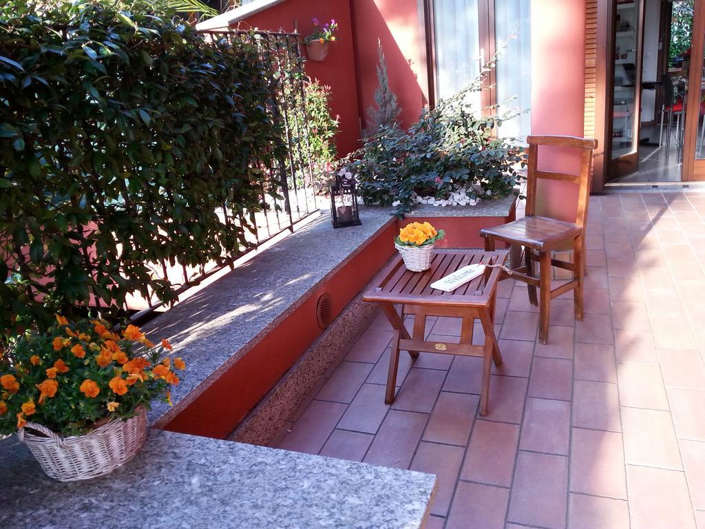 B&B Douglas House Varese Eksteriør billede